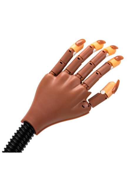 Pratique de la paume de la main apprenant les conseils de manucure pour les ongles 95