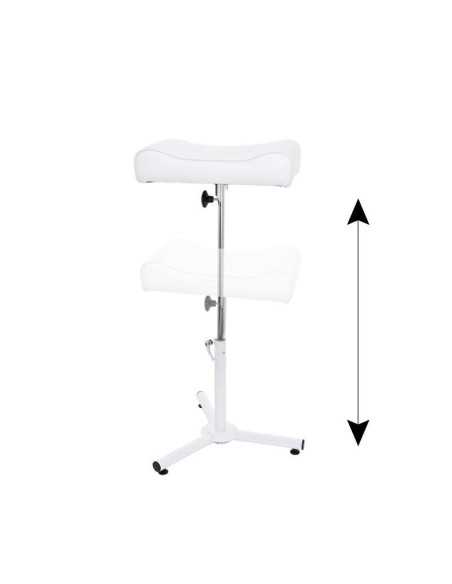 Ampio poggiapiedi per pedicure