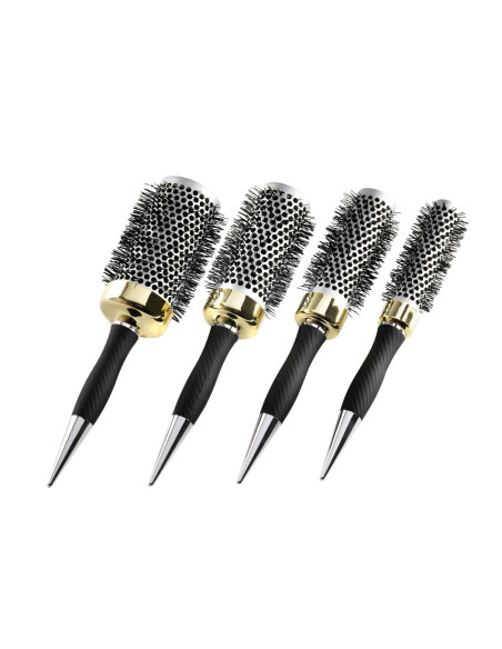 Un ensemble de 4 brosses à cheveux O-24 