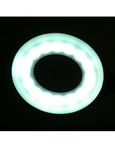 LED-Schlangenringlicht auf weißem Schreibtisch