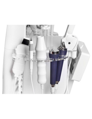 Un set di poltrona 210 + combinare 27in1 + sgabello 304