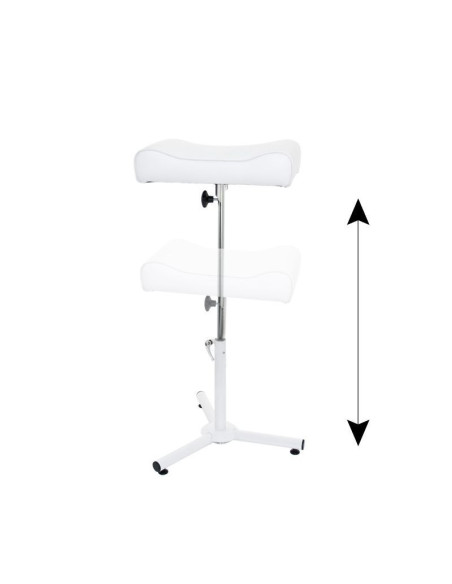 Ampio poggiapiedi per pedicure