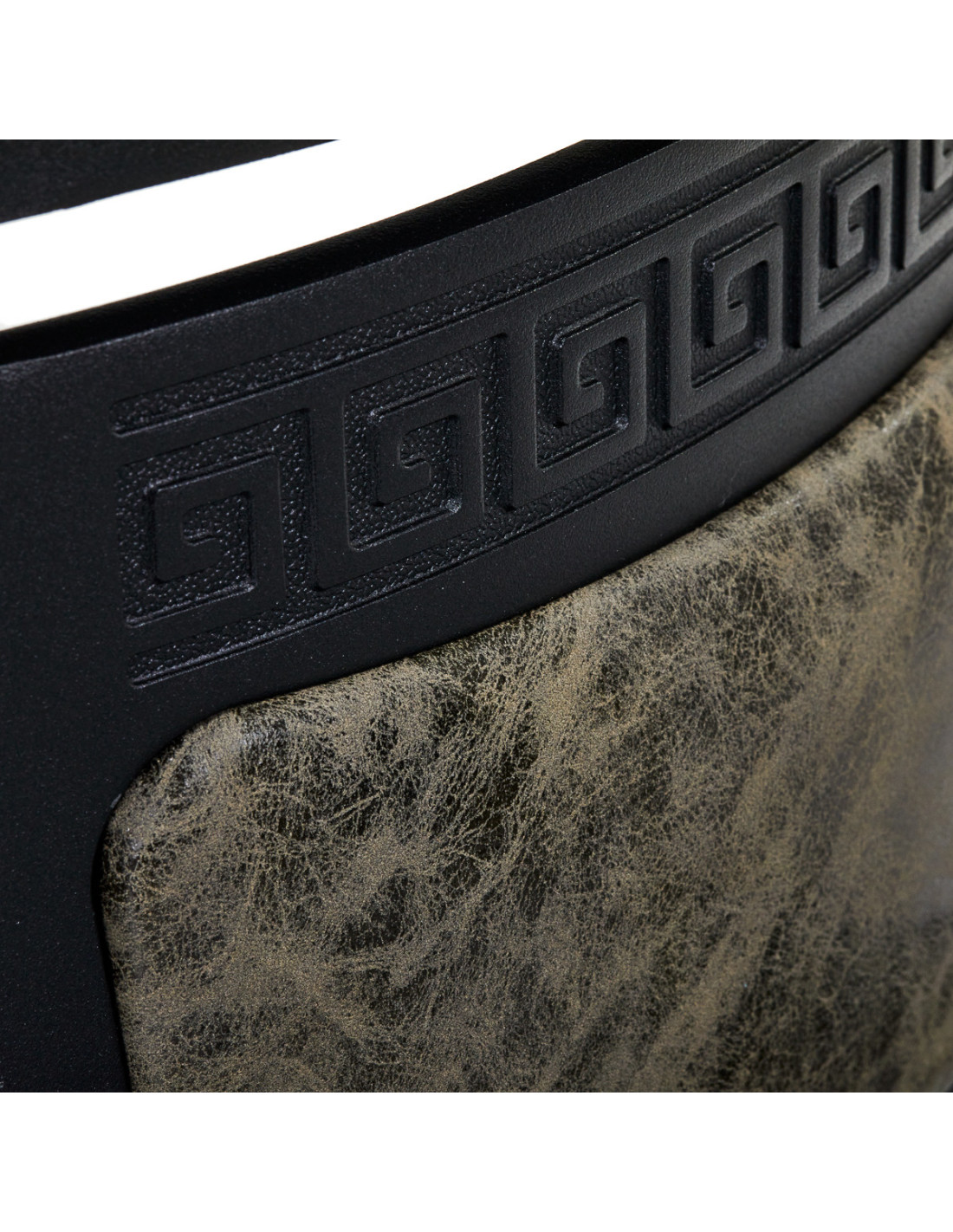 Sillón de barbero Cavalese de cuero verde antiguo: ambiente retro y diseño industrial