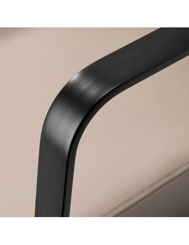 Black and beige porto hair shampoo