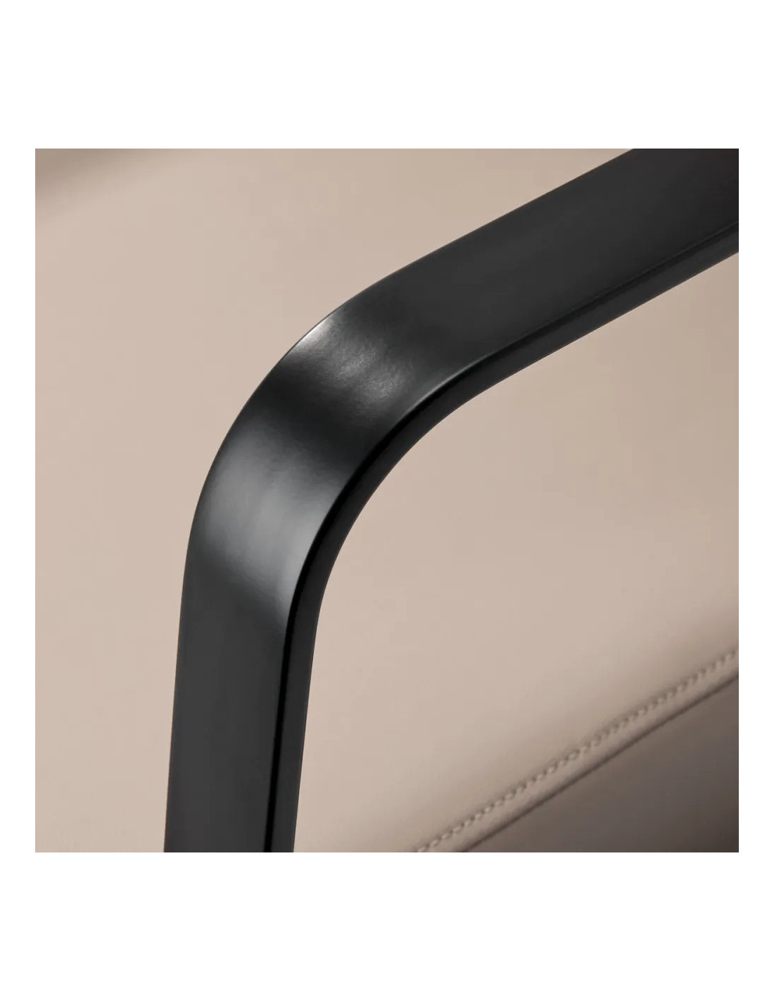 Black and beige porto hair shampoo