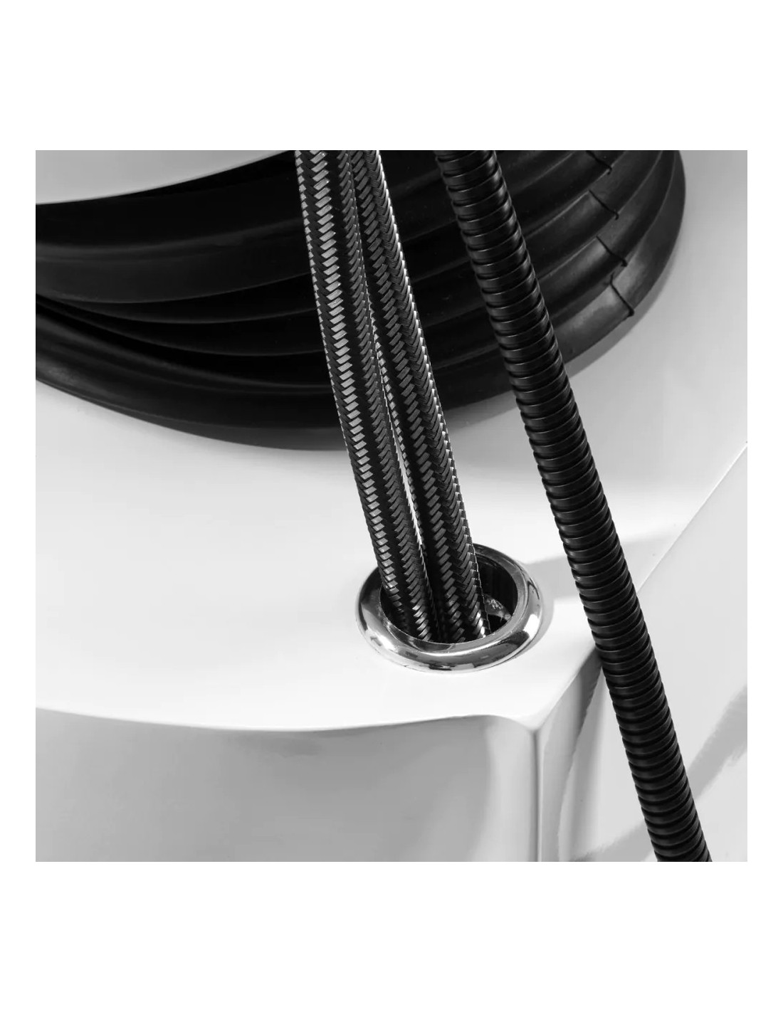 Shampoo para cabelos preto e bege porto