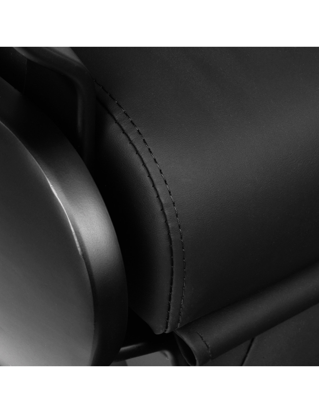  Gabbiano Fotel barberski Francesco czarny z czarną ramą