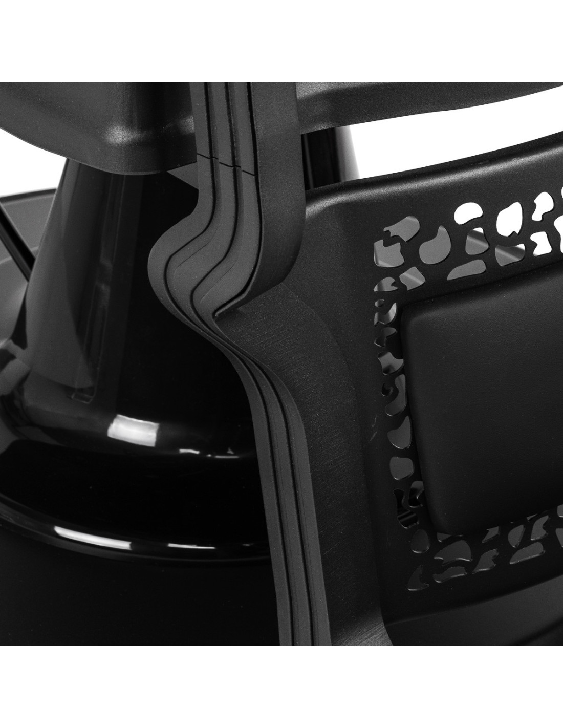 GIULIANO Nero Barber chair – Total Black & Minimalist Elegance 