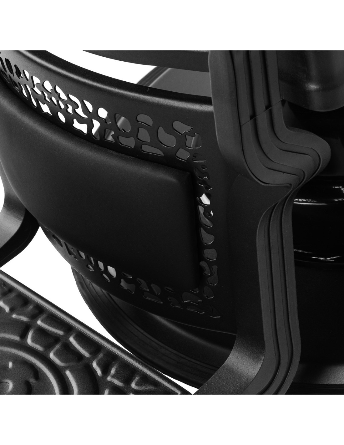 Cadeira de barbeiro GIULIANO Onyx – Estrutura em preto intenso e preto com linhas pretas