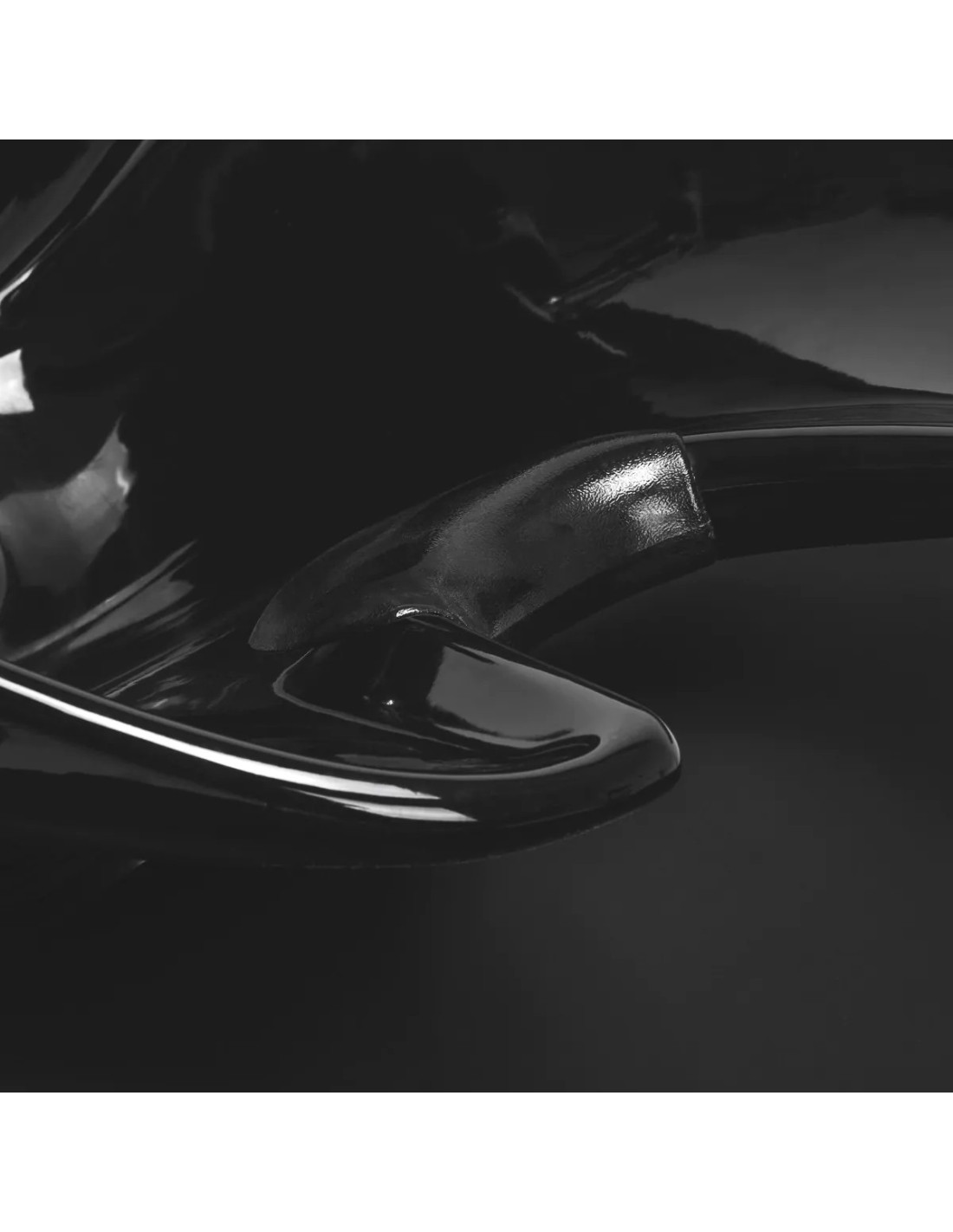 Bac a Shampoing Bac de Lavage Capillaire avec repose-pieds électrique céramique noir Full Black Bellagio Relax 