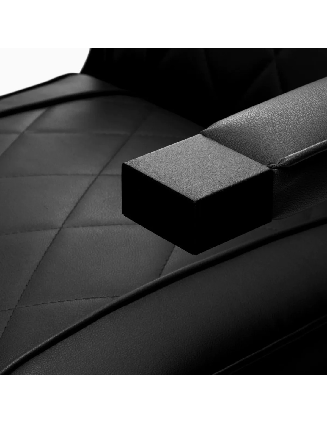 Cadeira de barbeiro Diamond Black – Design moderno e ergonomia profissional 