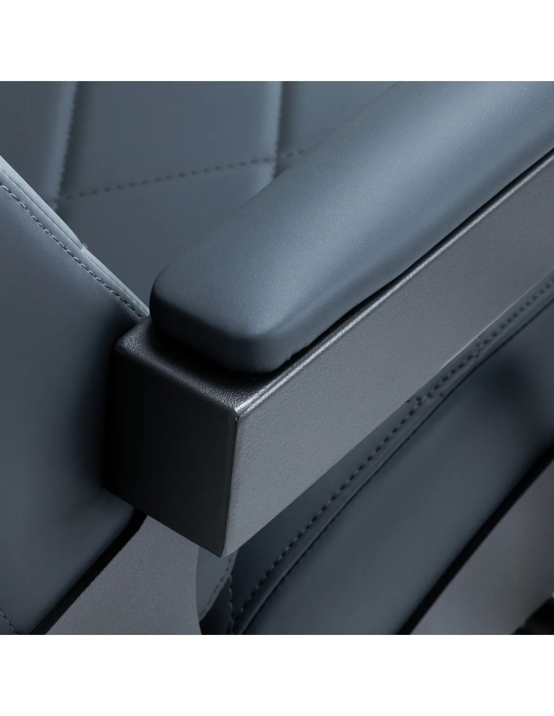 Fotel barberski NOVARA Graphite – hydrauliczny obrotowy i odchylany oparcie 