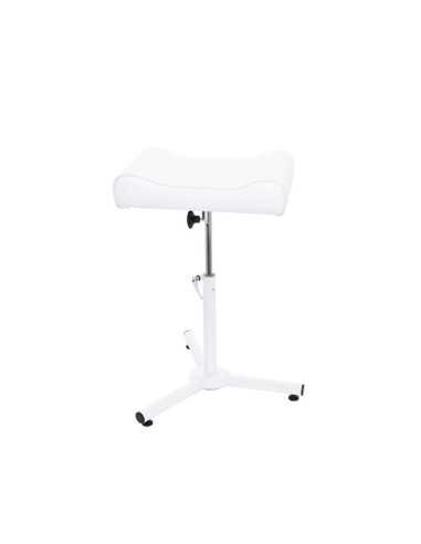 Ampio poggiapiedi per pedicure