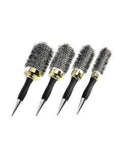 Un ensemble de 4 brosses à cheveux O-24
