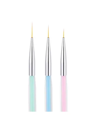 Um conjunto de pincéis para decorar 3 cômodos de cores claras
